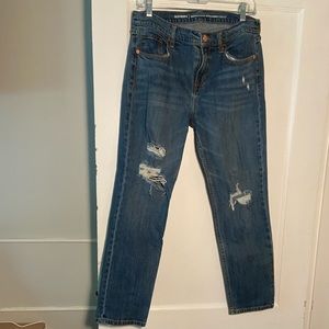 Ripped, Boyfriend straight Old Navy Jeans.